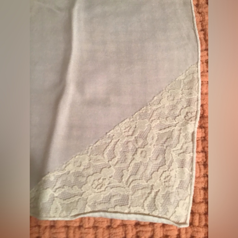 SET OF FOUR CLOTH LACE TRIM